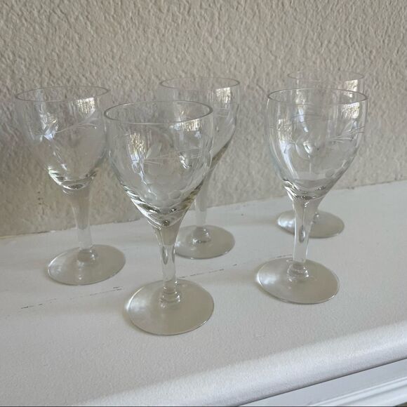 Set of 5 Vintage Sherry Glasses with Etchings Grape and Vine Leaves - Picture 2 of 10